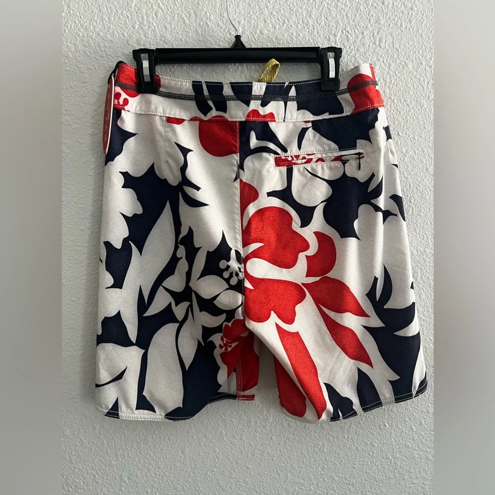 Tommy Bahama Relax Laguna Luau  Shorts Size 30.